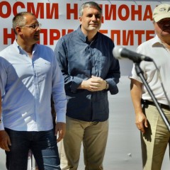 Вождът на революцията, министърът на културата и кандидатът Калфин